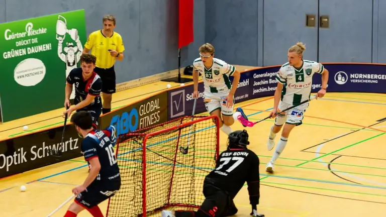Floorball-Spieler in Aktion