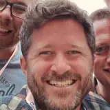 5 Männer machen Selfie 