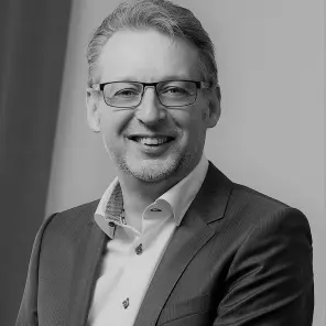 Mann mit Brille
