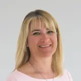 Junge lächelnde Frau
