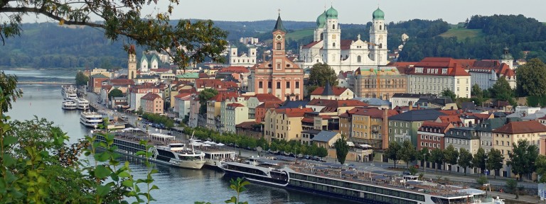 Historische Stadt Passau, Ansicht mit Fluss
