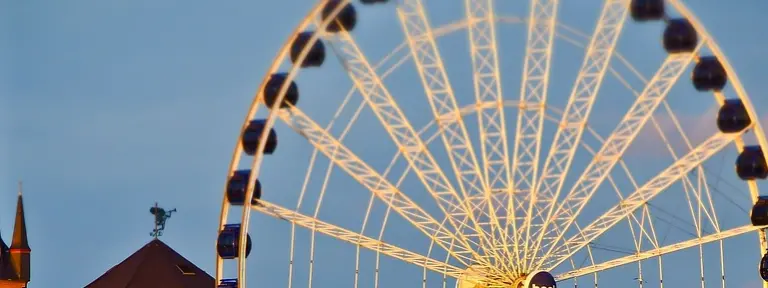Skyline mit Riesenrad